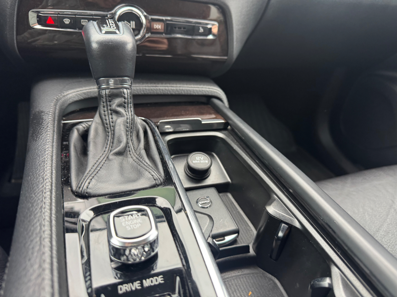 Volvo XC90 T6 Momentum AWD 2018