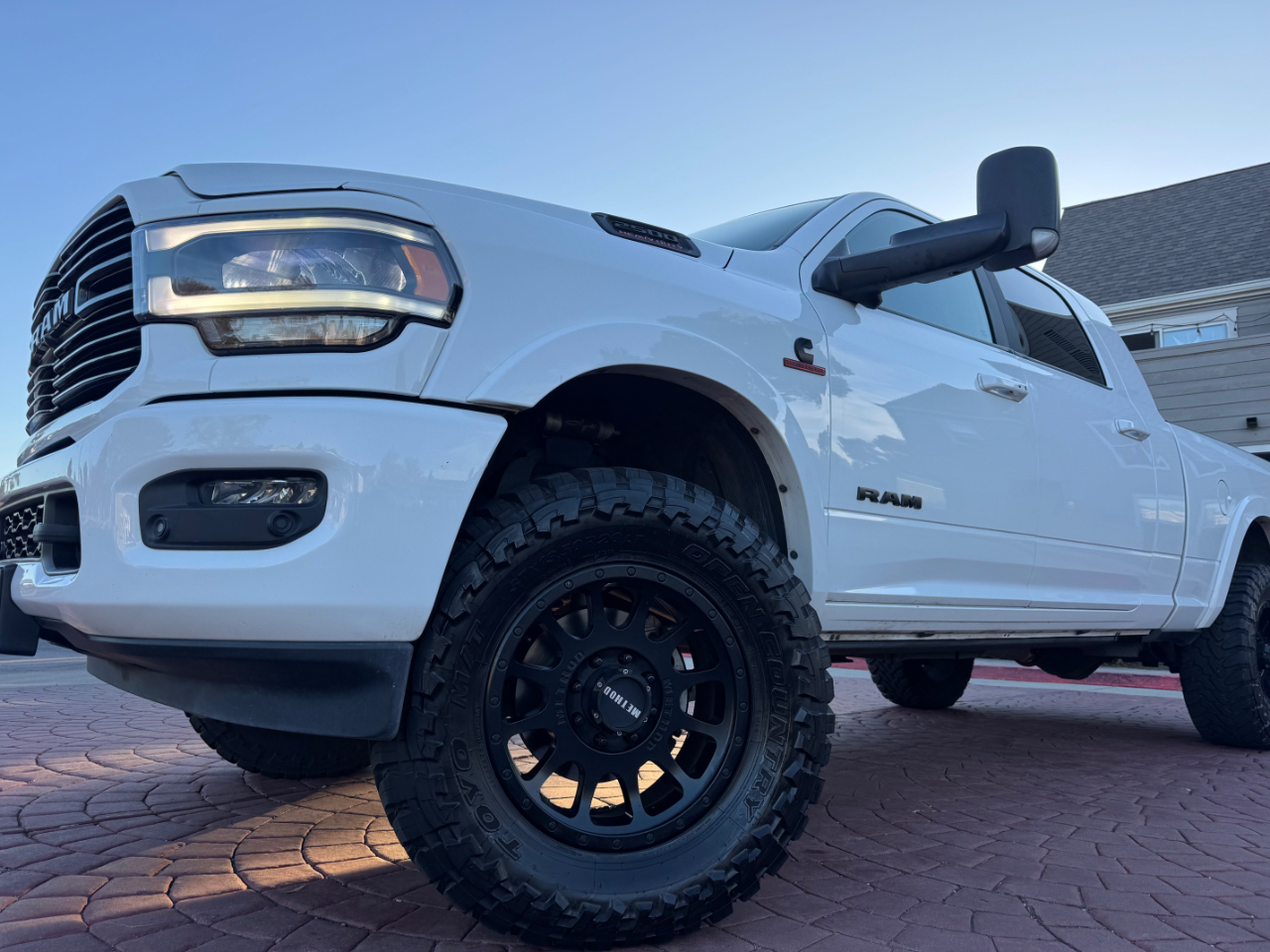 RAM 2500 Laramie Mega Cab 4WD 2020