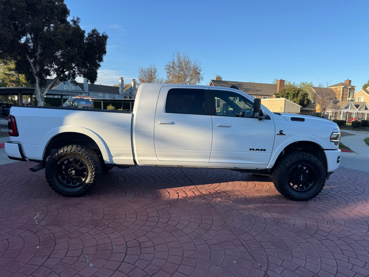 RAM 2500 Laramie Mega Cab 4WD 2020