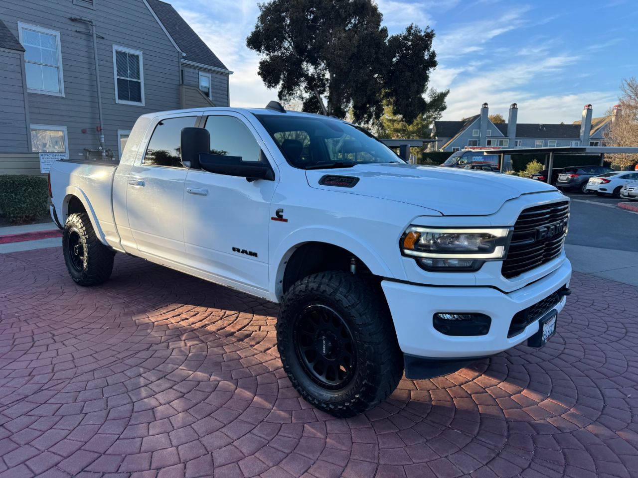 RAM 2500 Laramie Mega Cab 4WD 2020