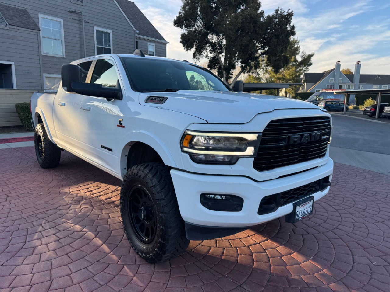 RAM 2500 Laramie Mega Cab 4WD 2020