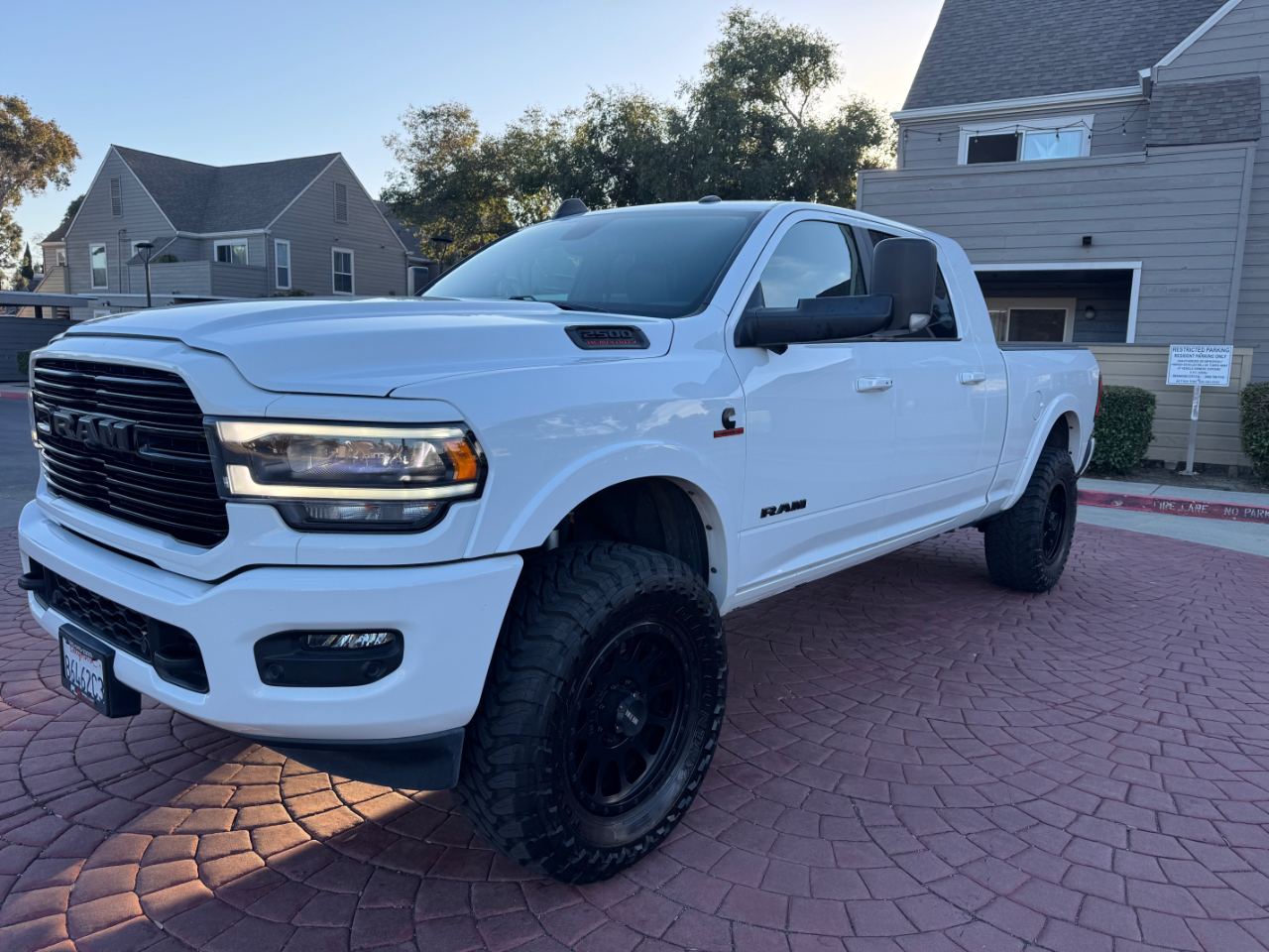 RAM 2500 Laramie Mega Cab 4WD 2020
