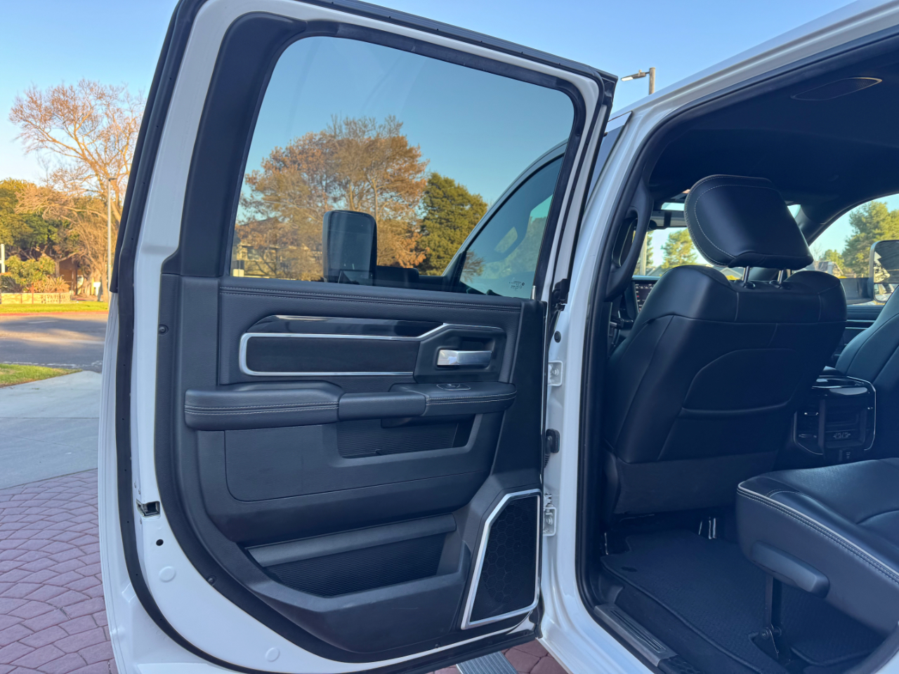 RAM 2500 Laramie Mega Cab 4WD 2020