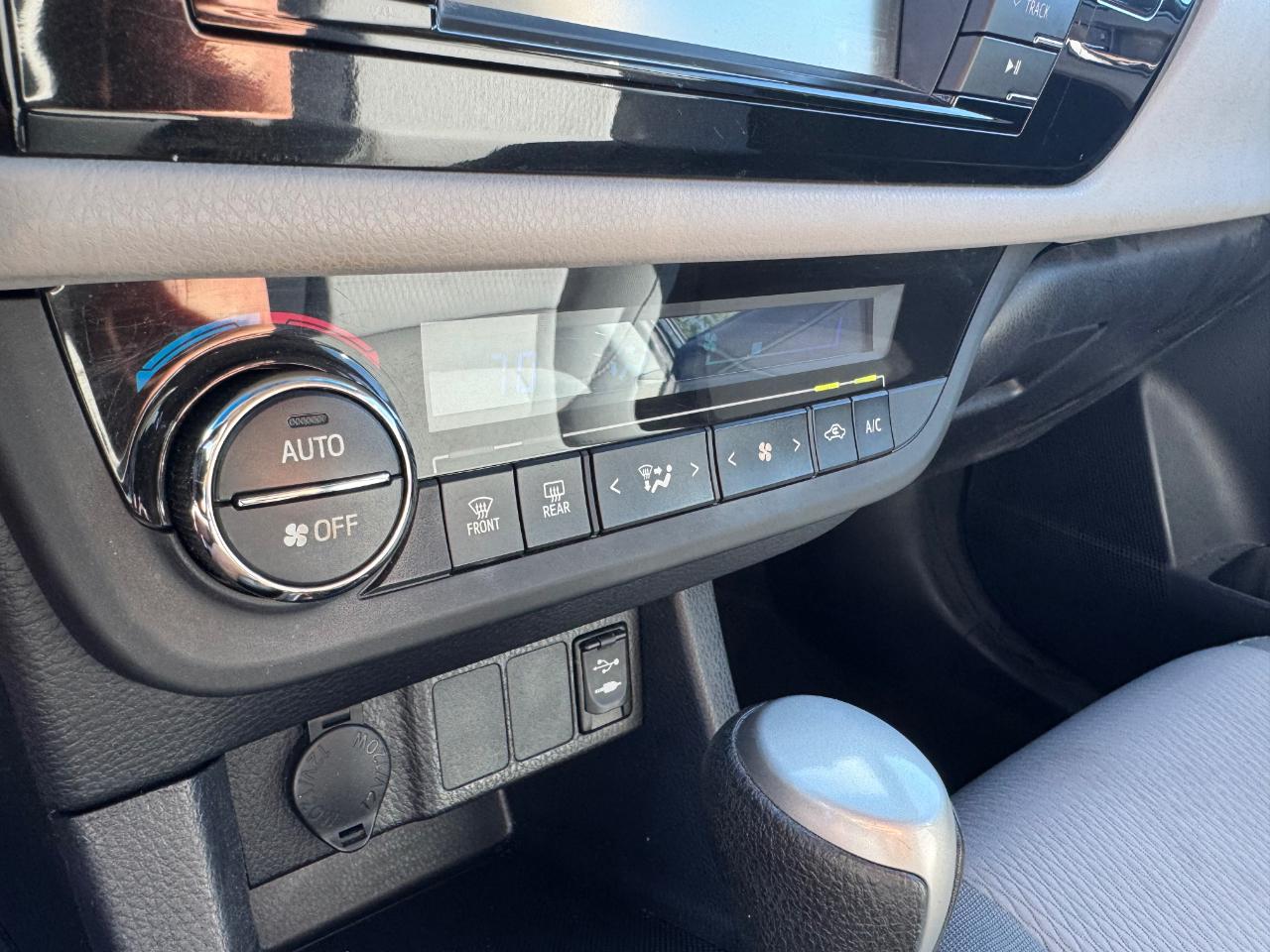 Toyota Corolla LE 2015