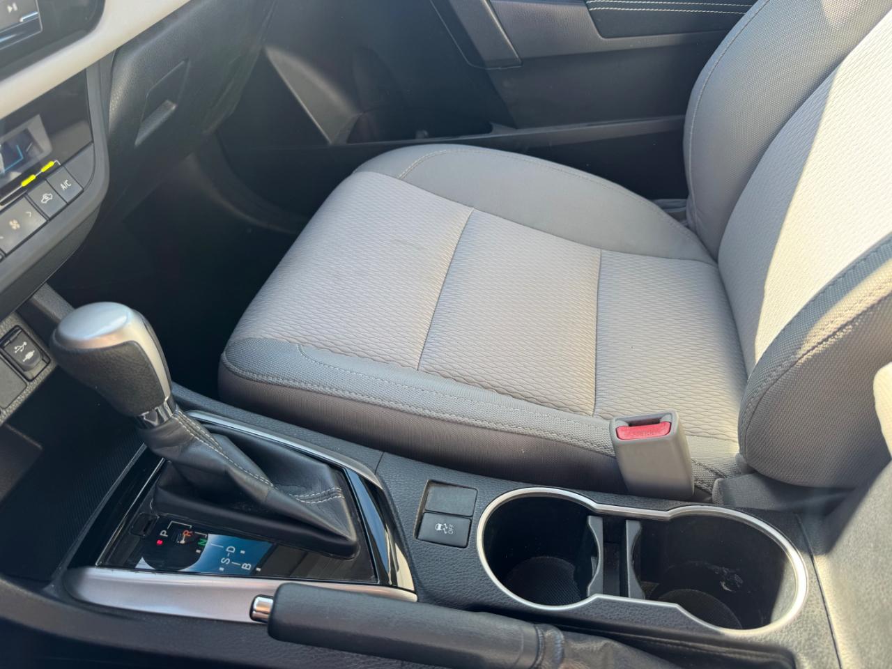 Toyota Corolla LE 2015