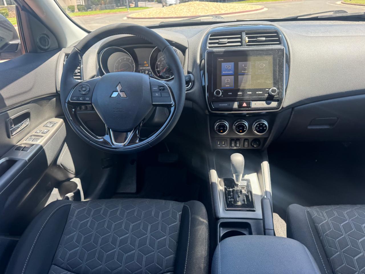 Mitsubishi Outlander Sport 2.0 ES CVT 2020