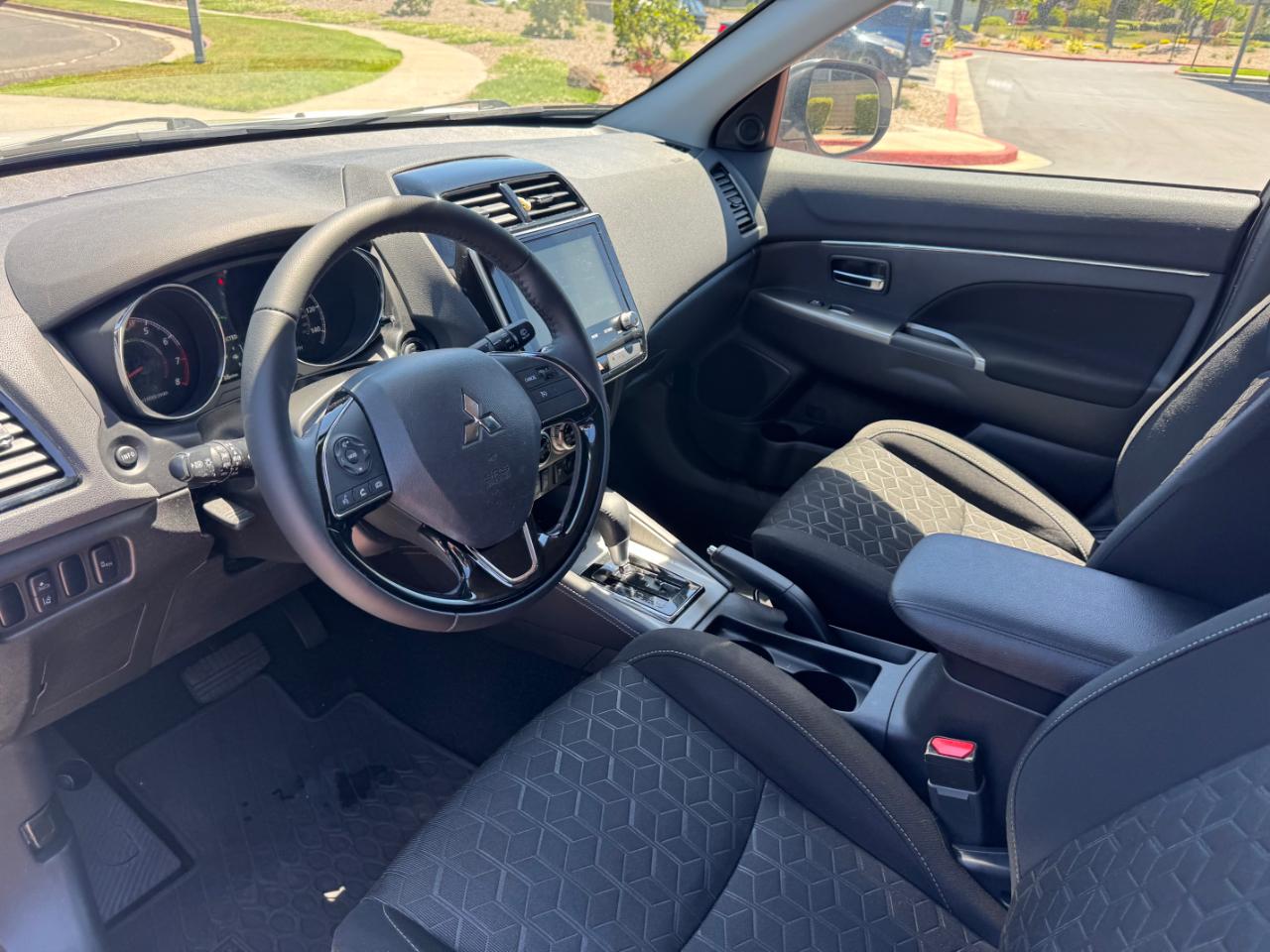 Mitsubishi Outlander Sport 2.0 ES CVT 2020