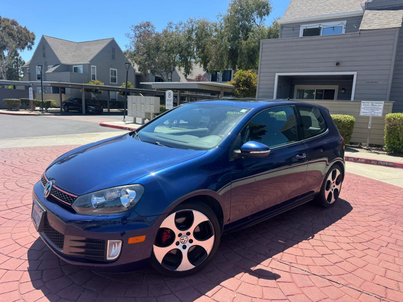 Volkswagen GTI 2-door 2012