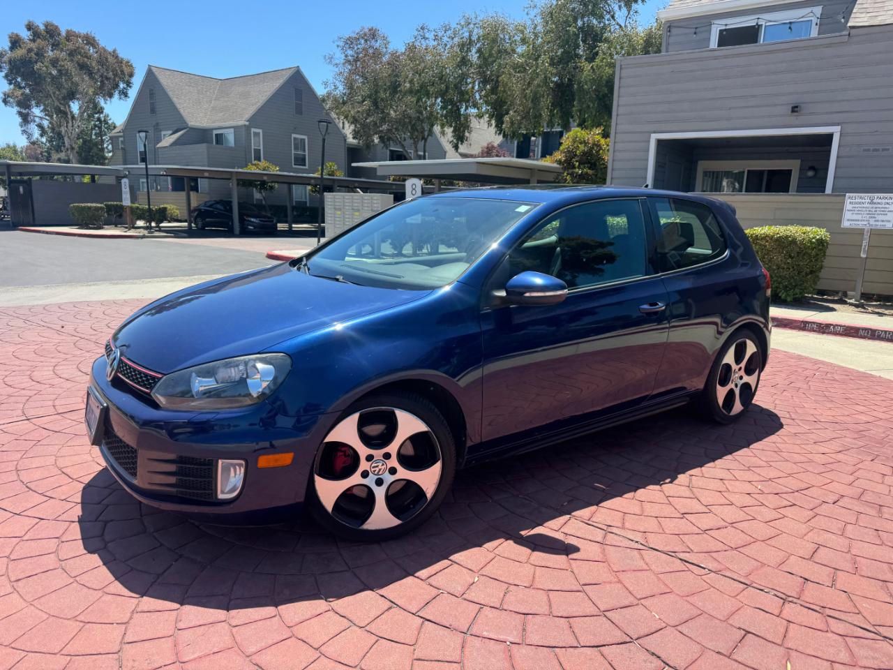 Volkswagen GTI 2-door 2012