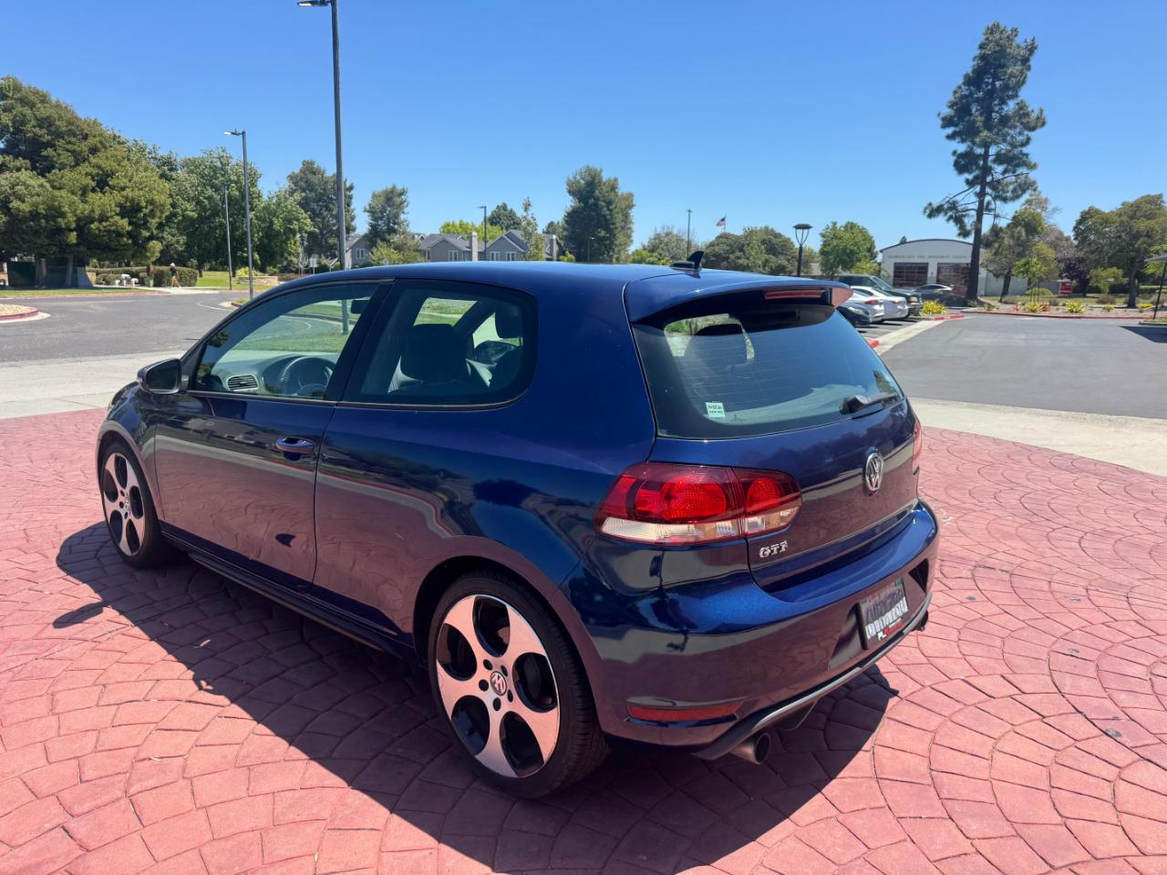 Volkswagen GTI 2-door 2012