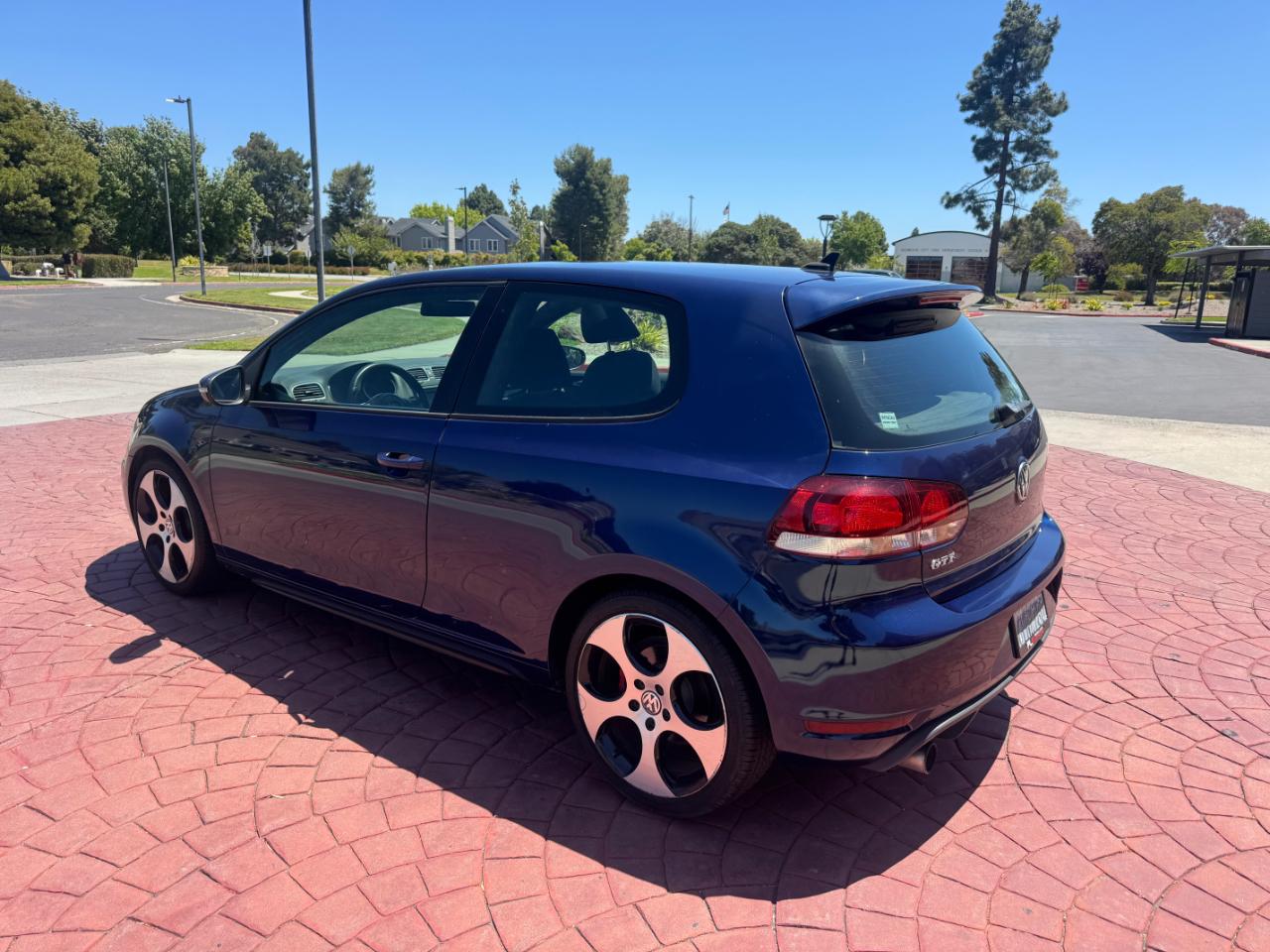 Volkswagen GTI 2-door 2012