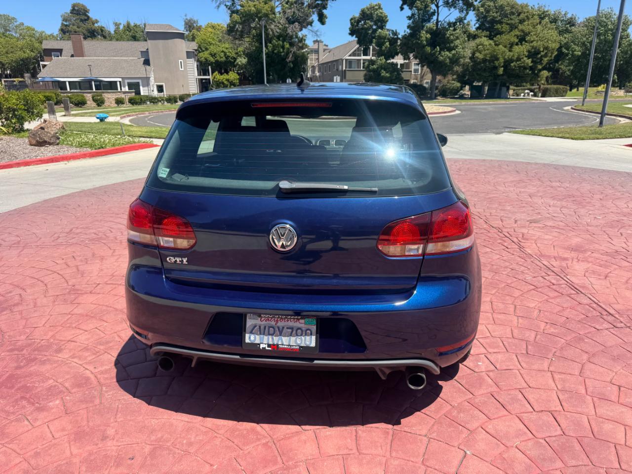 Volkswagen GTI 2-door 2012