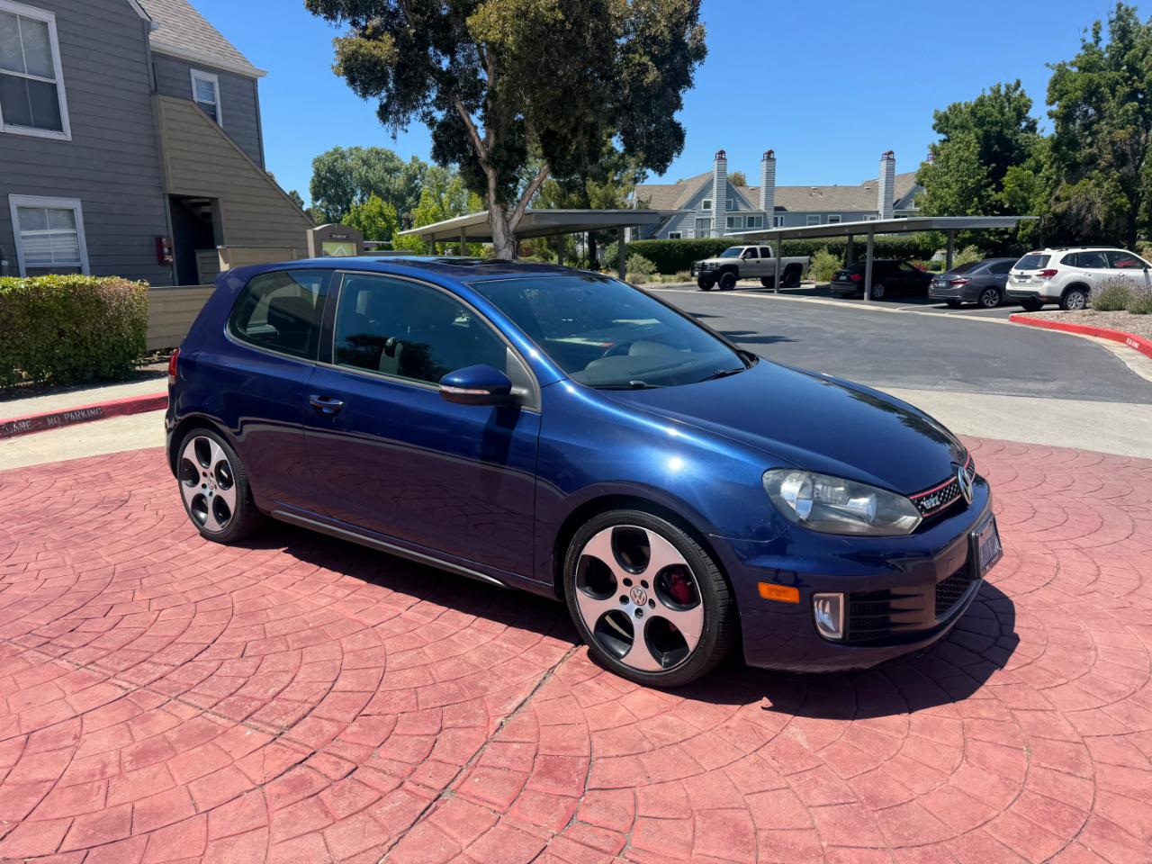 Volkswagen GTI 2-door 2012