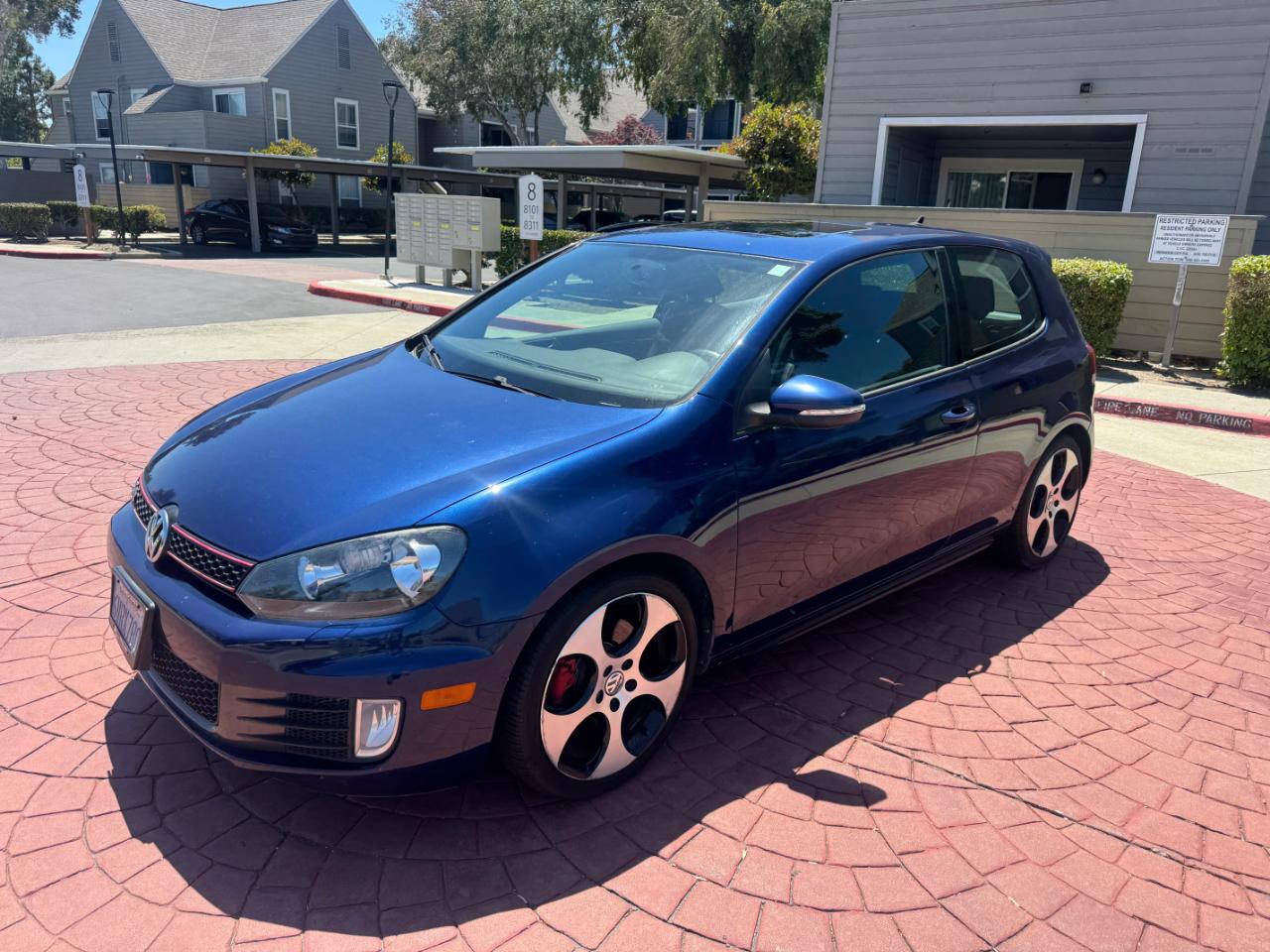 Volkswagen GTI 2-door 2012