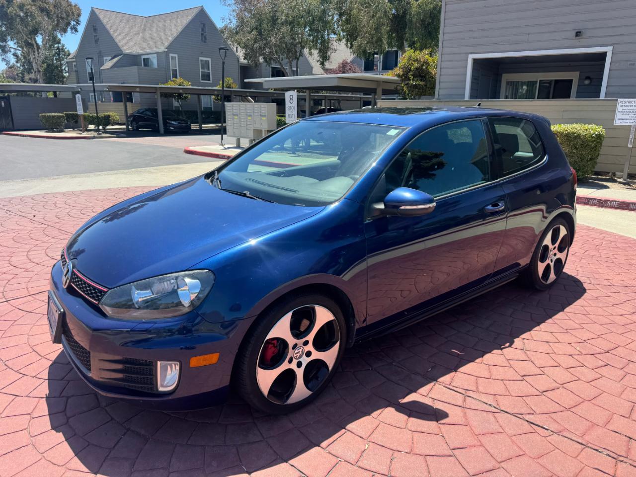 Volkswagen GTI 2-door 2012