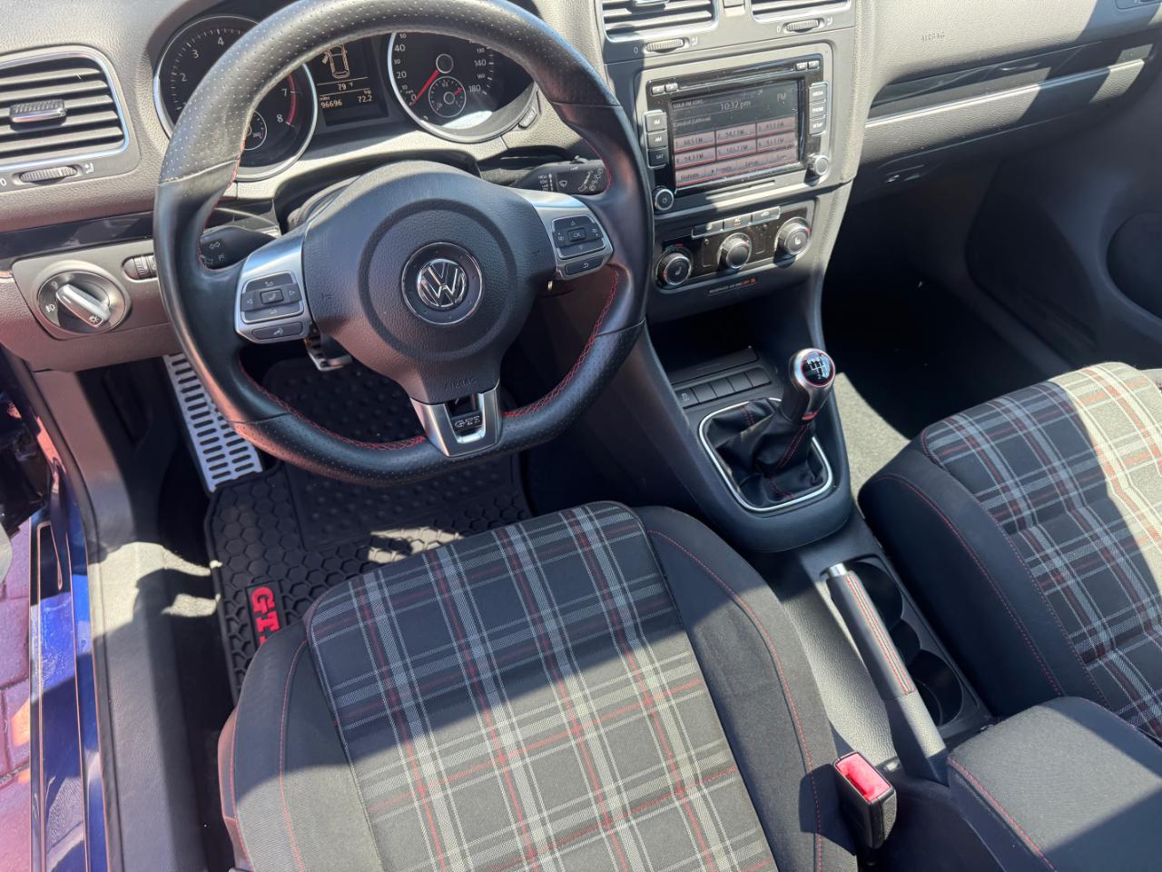 Volkswagen GTI 2-door 2012