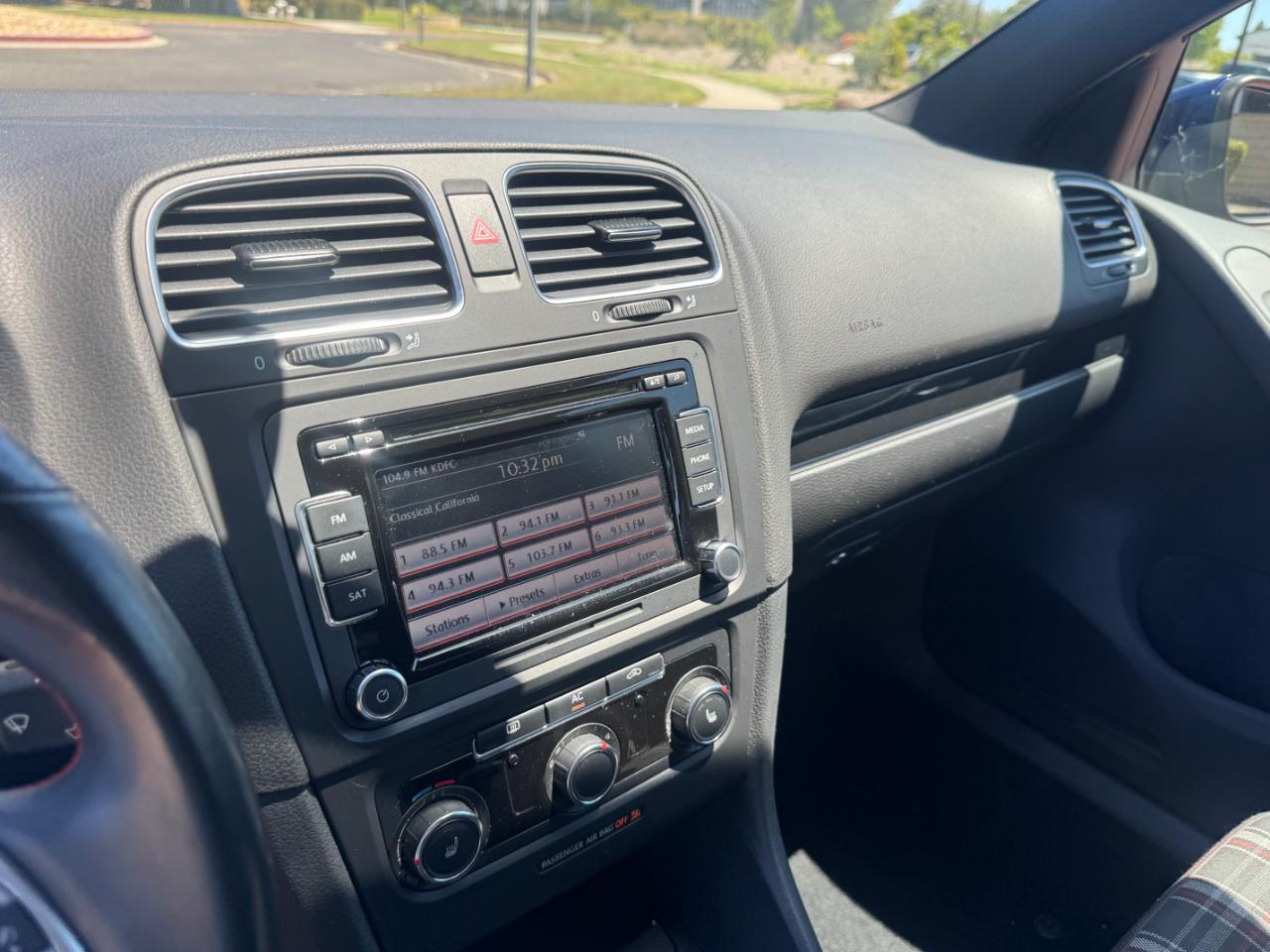 Volkswagen GTI 2-door 2012