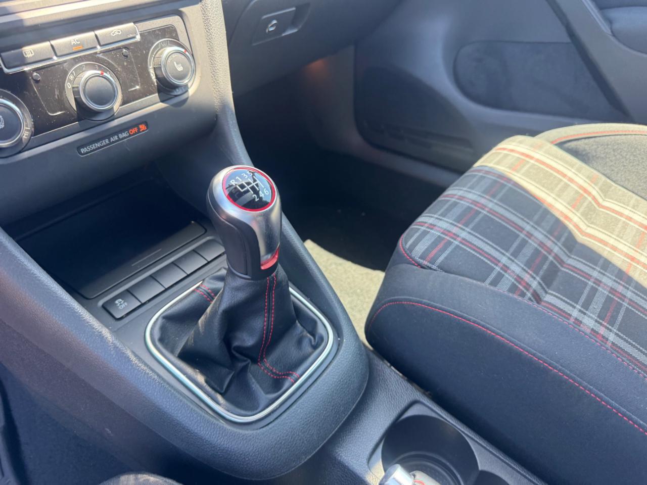 Volkswagen GTI 2-door 2012