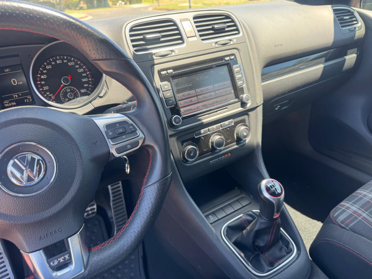 Volkswagen GTI 2-door 2012