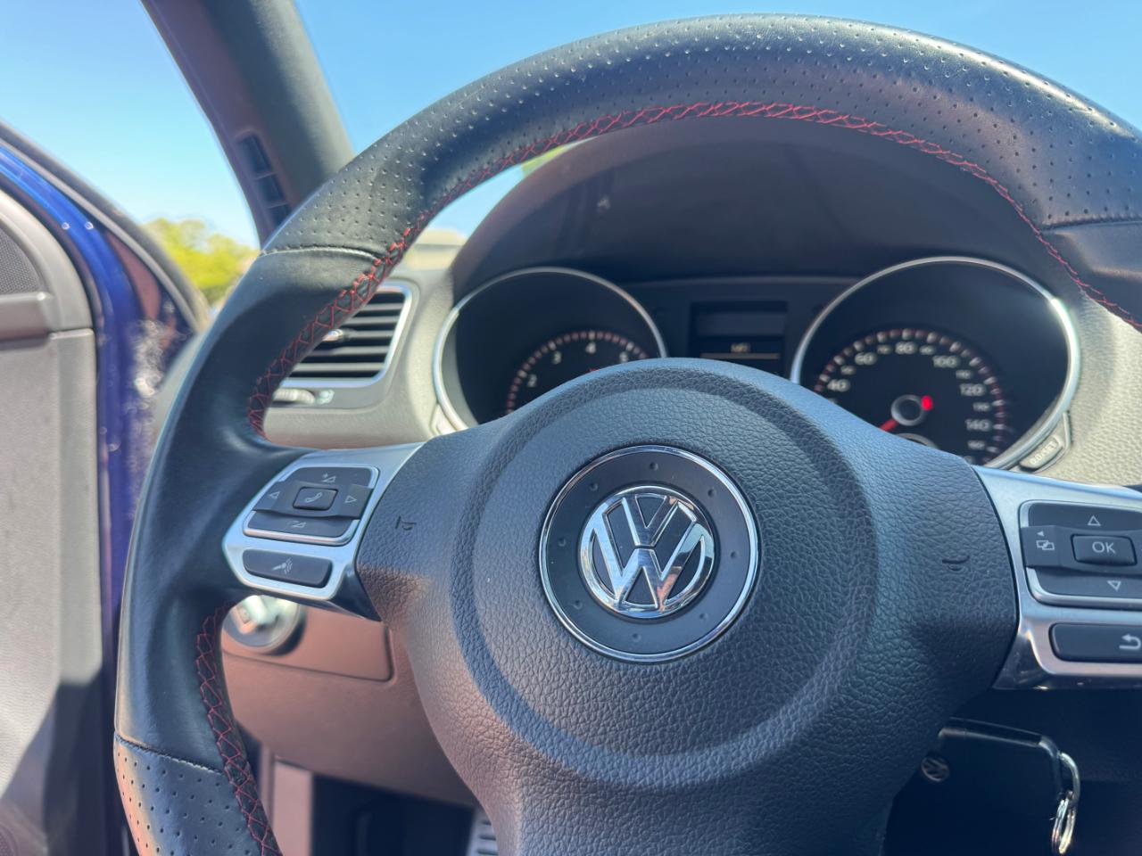 Volkswagen GTI 2-door 2012