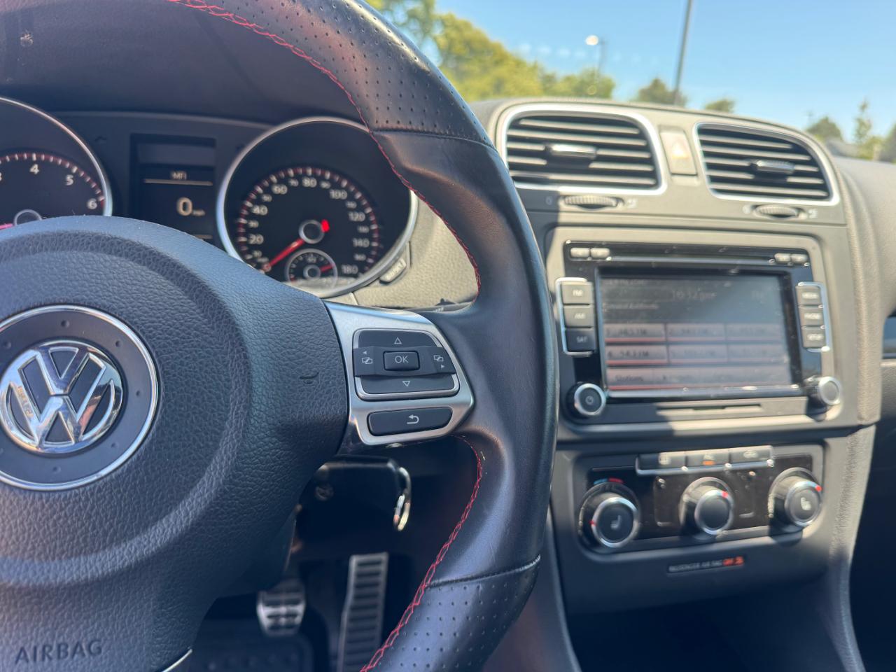 Volkswagen GTI 2-door 2012