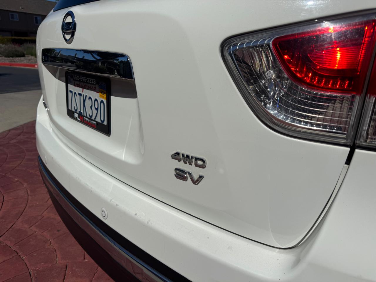 Nissan Pathfinder SV 4WD 2016