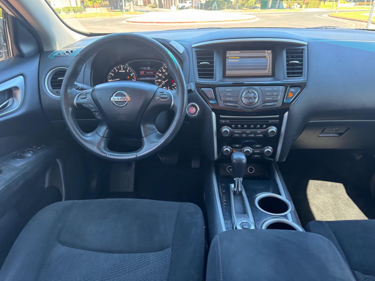 Nissan Pathfinder SV 4WD 2016