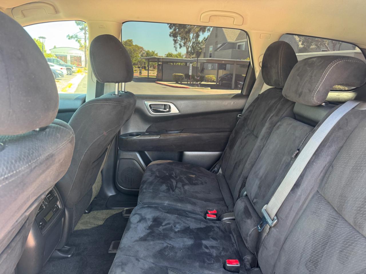 Nissan Pathfinder SV 4WD 2016