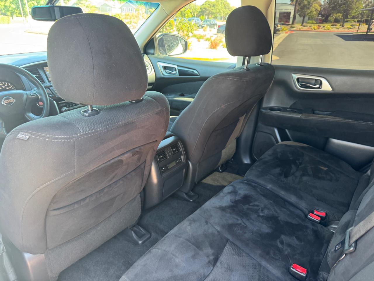 Nissan Pathfinder SV 4WD 2016