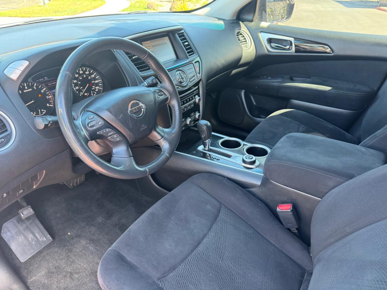 Nissan Pathfinder SV 4WD 2016