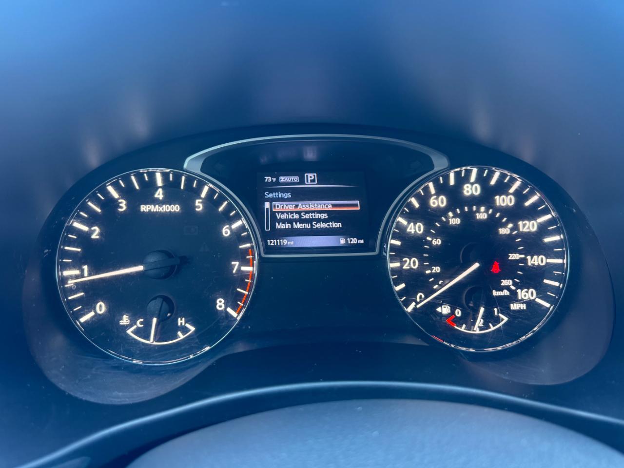 Nissan Pathfinder SV 4WD 2016