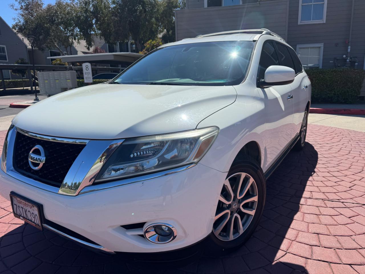 Nissan Pathfinder SV 4WD 2016