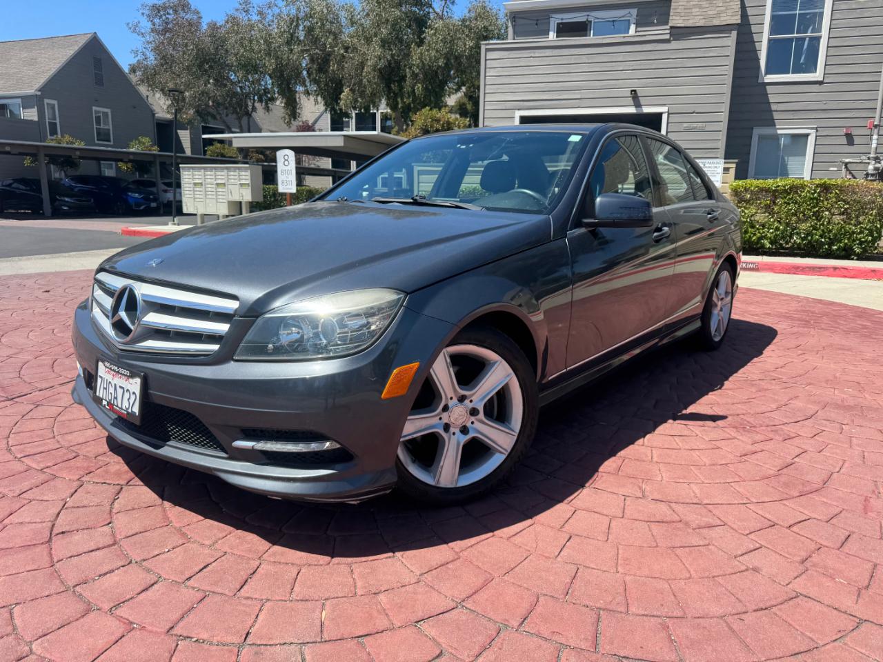 Mercedes-Benz C-Class C300 Luxury Sedan 2011