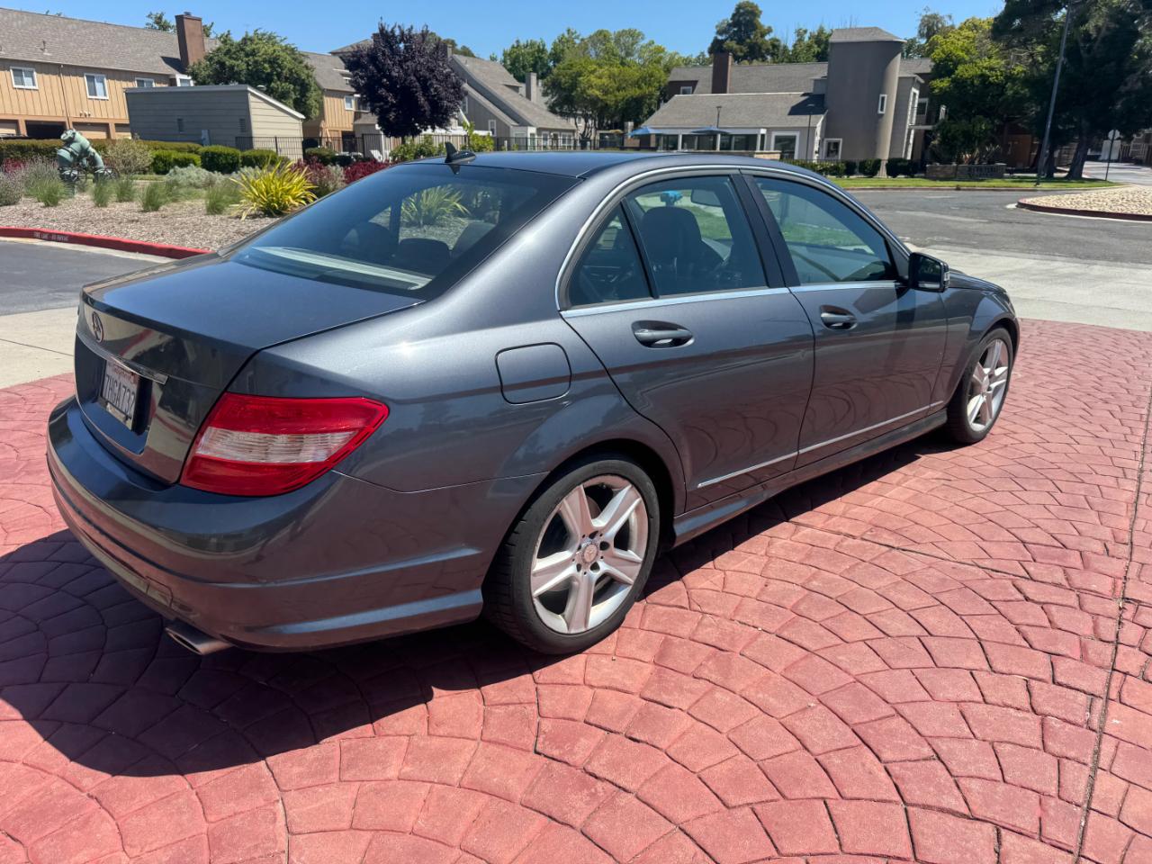 Mercedes-Benz C-Class C300 Luxury Sedan 2011