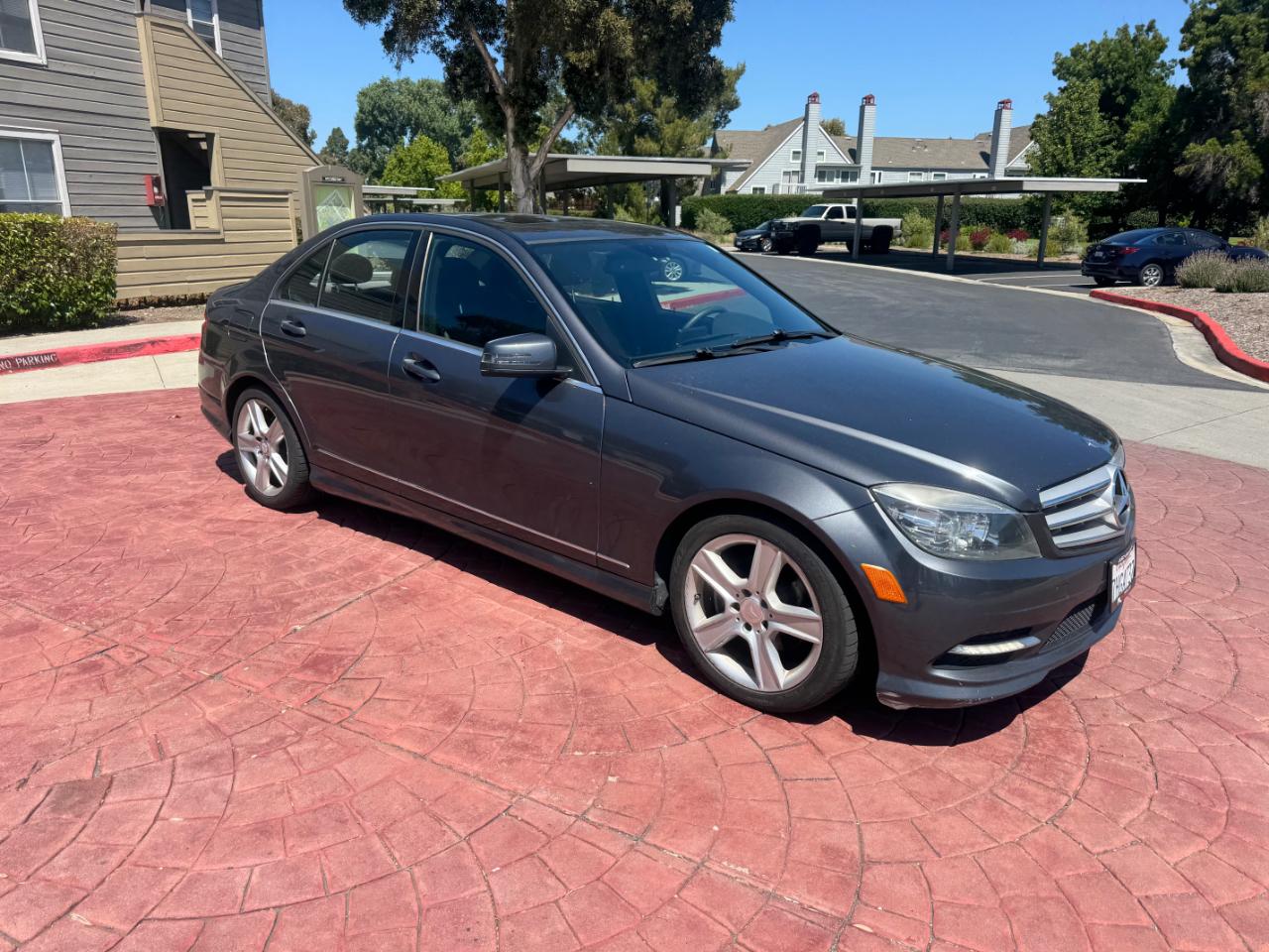 Mercedes-Benz C-Class C300 Luxury Sedan 2011