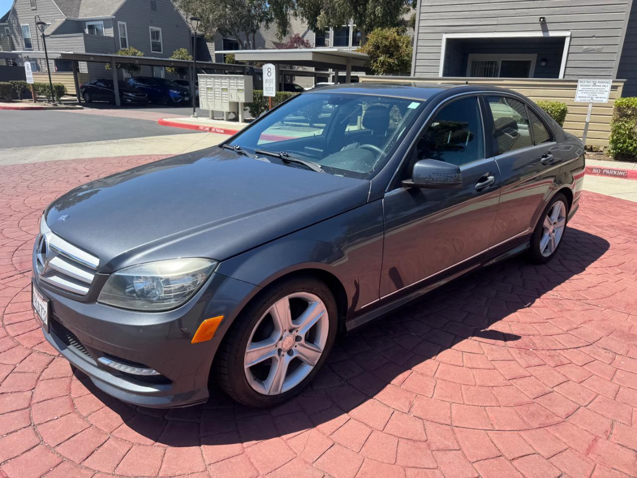 Mercedes-Benz C-Class C300 Luxury Sedan 2011