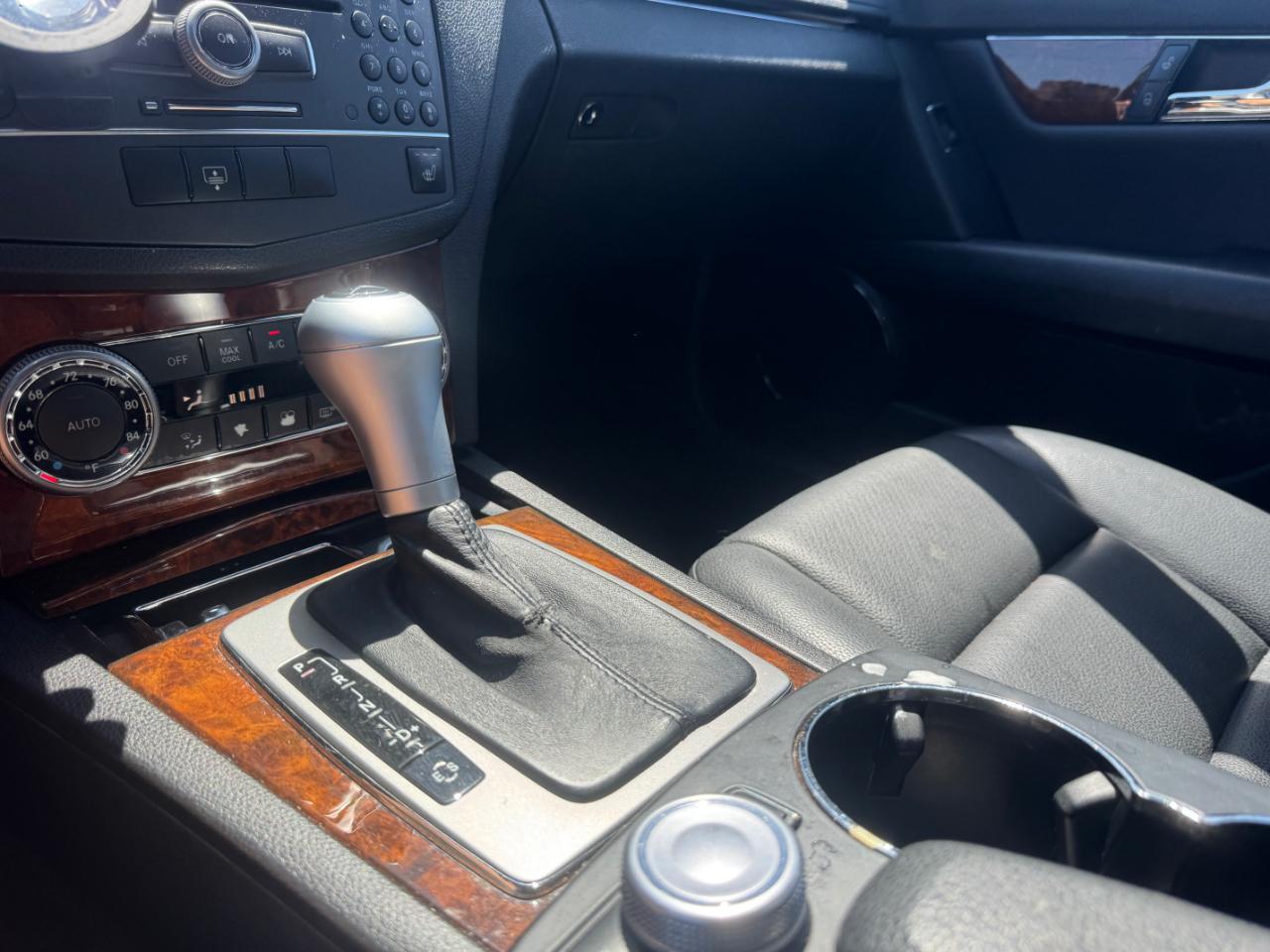 Mercedes-Benz C-Class C300 Luxury Sedan 2011