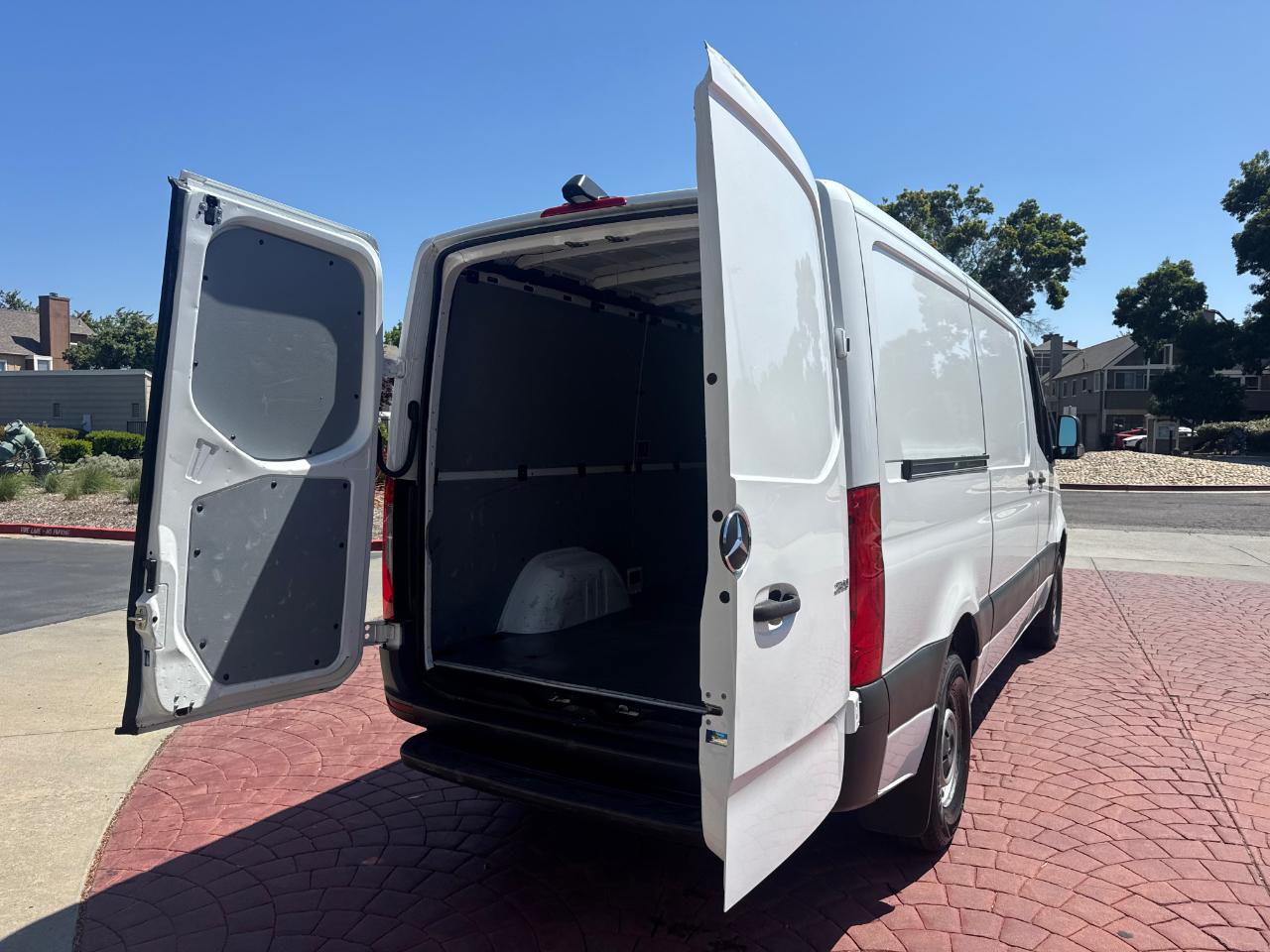 Mercedes-Benz Sprinter 2500 144-in. WB 2020