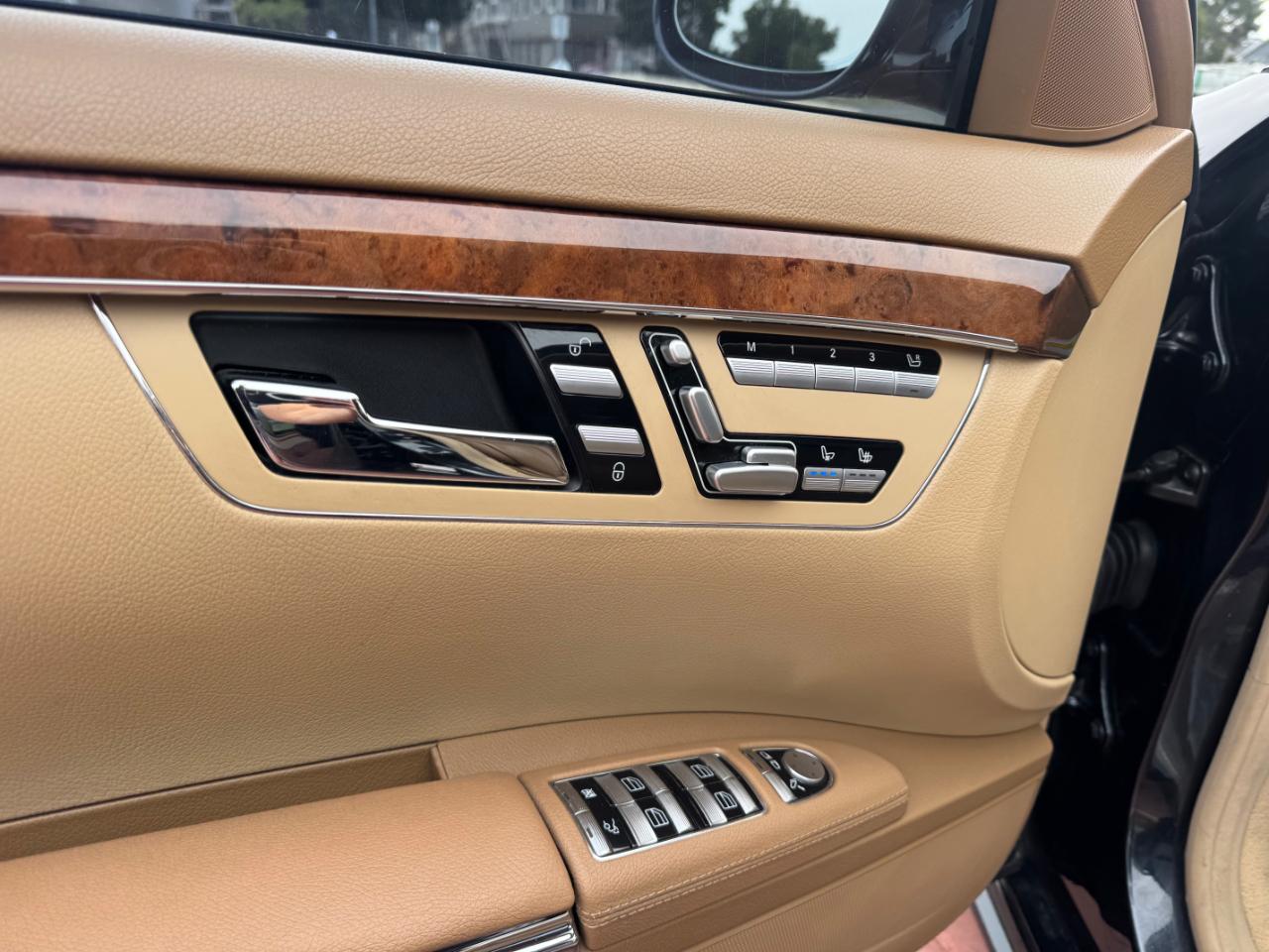 Mercedes-Benz S-Class S550 2008