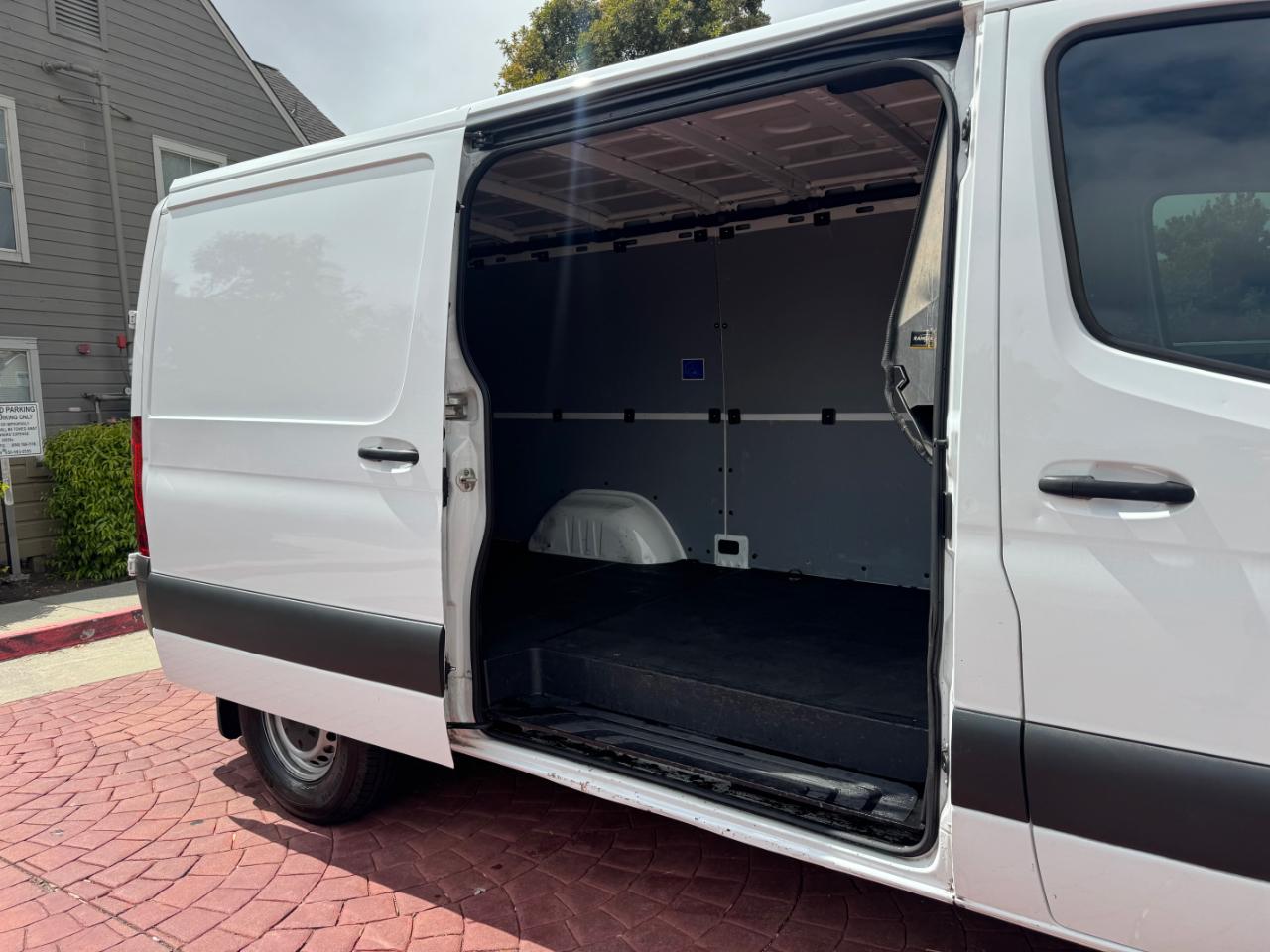 Mercedes-Benz Sprinter 2500 144-in. WB 2022