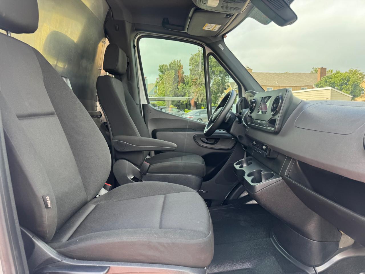 Mercedes-Benz Sprinter 2500 144-in. WB 2022