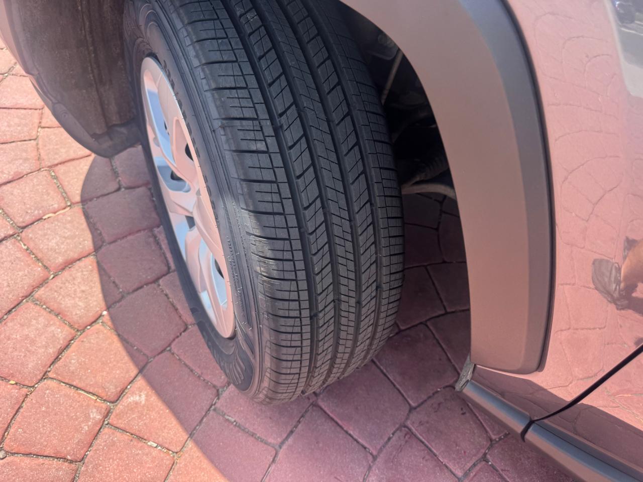 Toyota RAV4 LE 2019