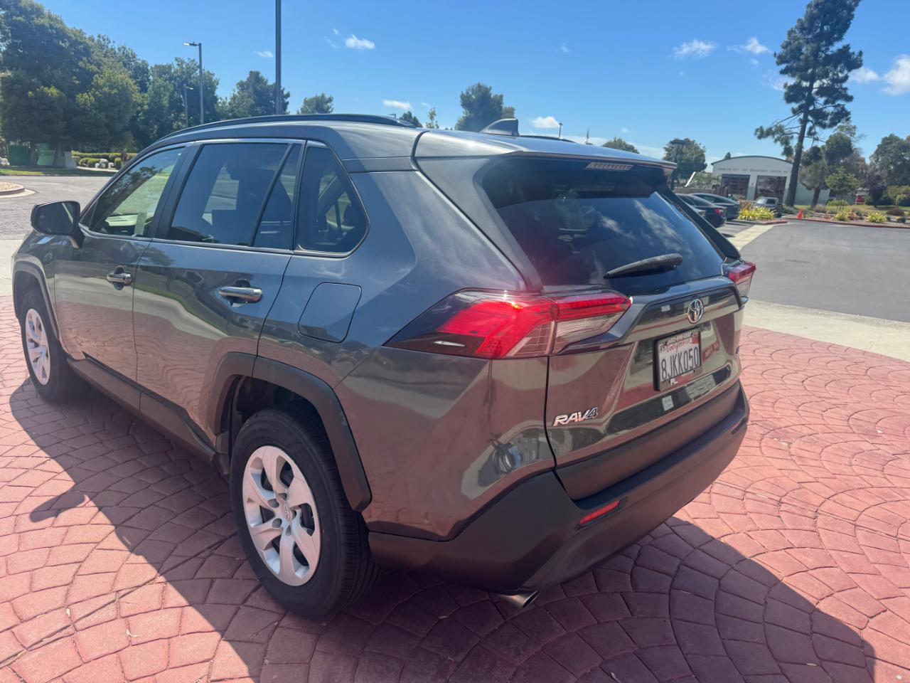 Toyota RAV4 LE 2019