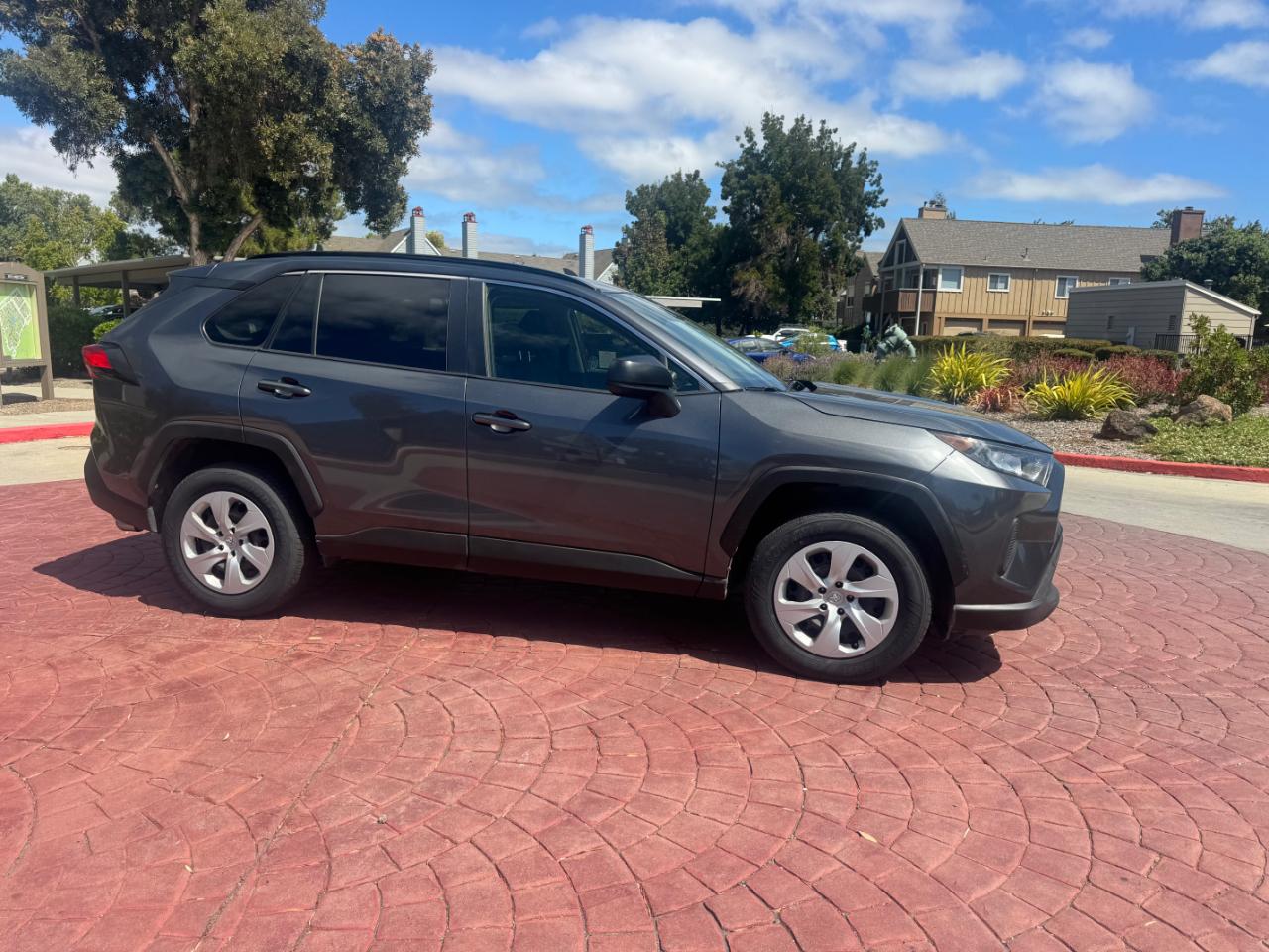 Toyota RAV4 LE 2019