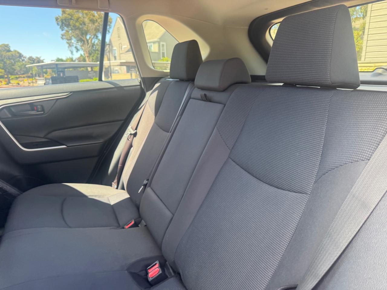 Toyota RAV4 LE 2019