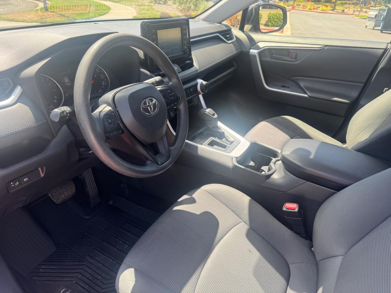 Toyota RAV4 LE 2019