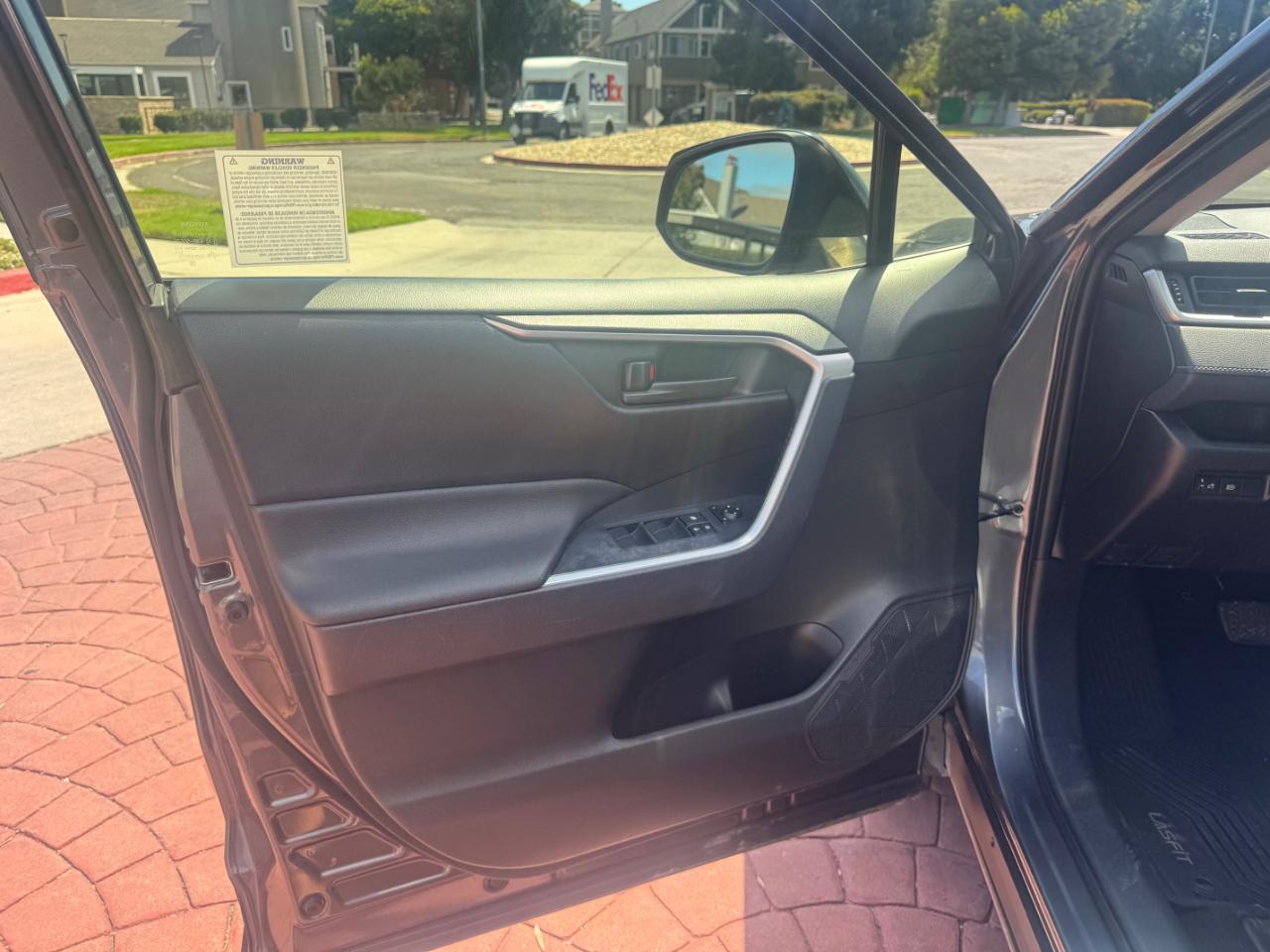Toyota RAV4 LE 2019