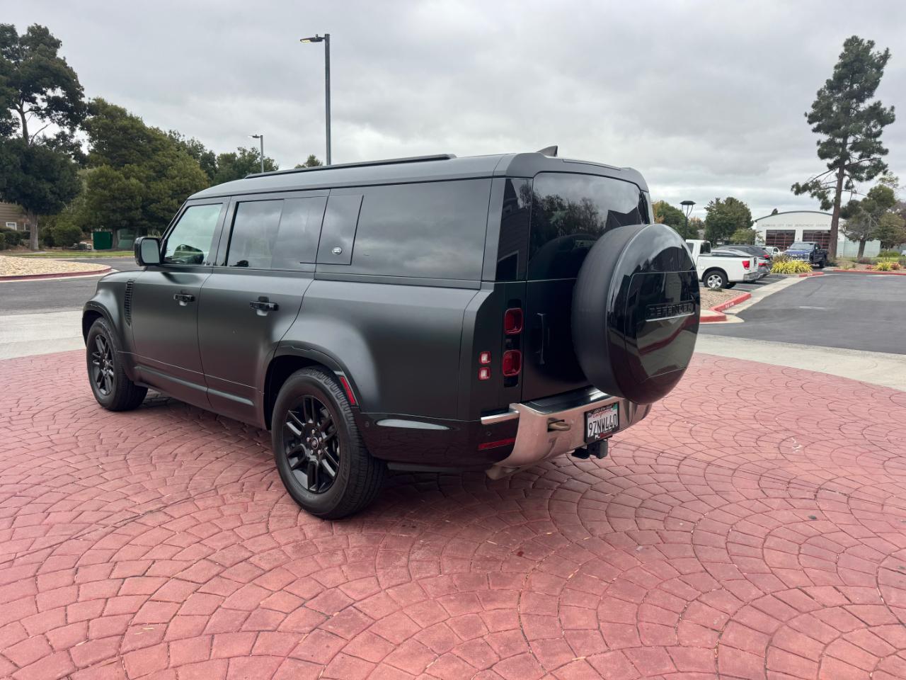 Land Rover Defender 130 S 2023