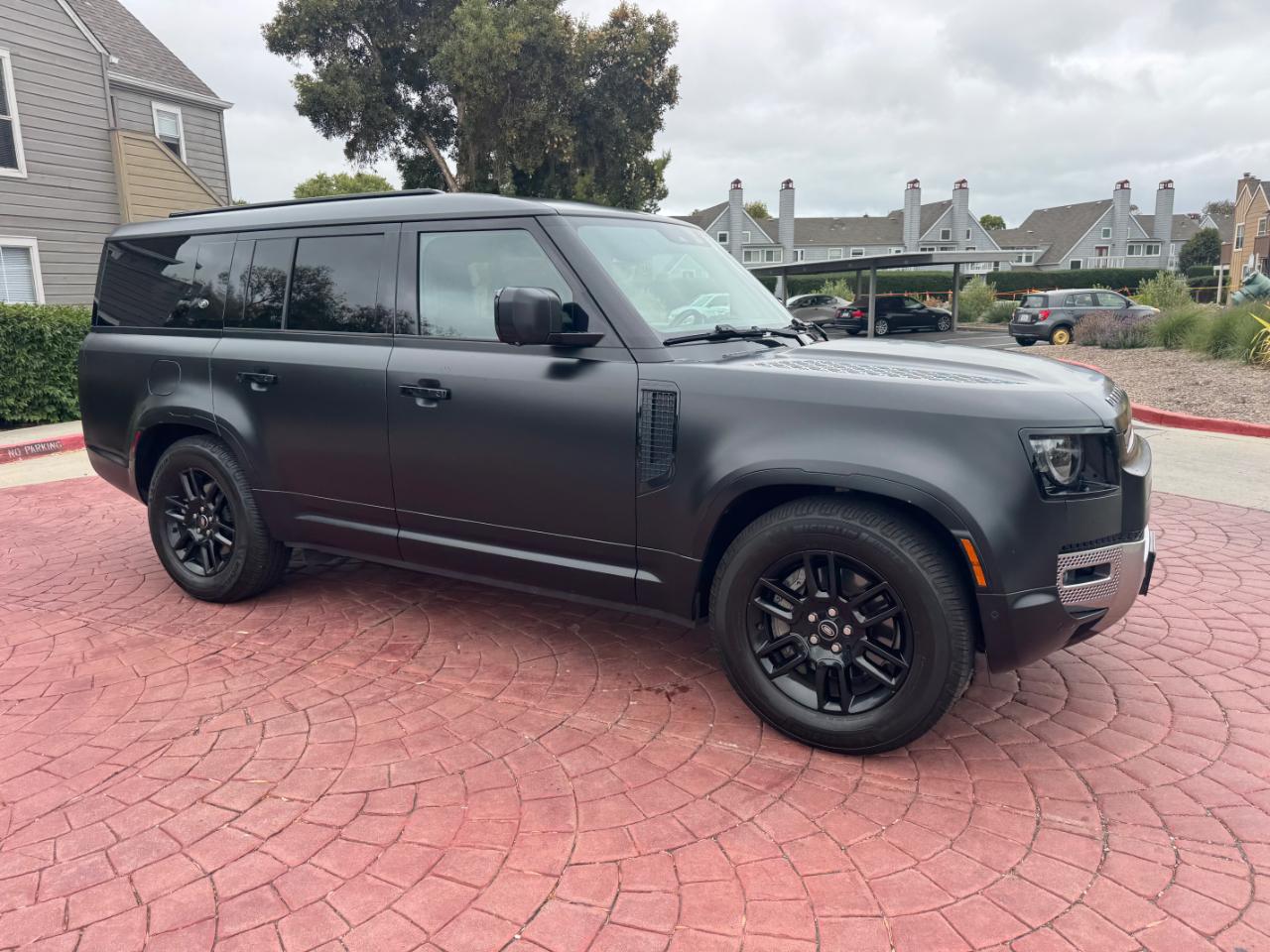 Land Rover Defender 130 S 2023