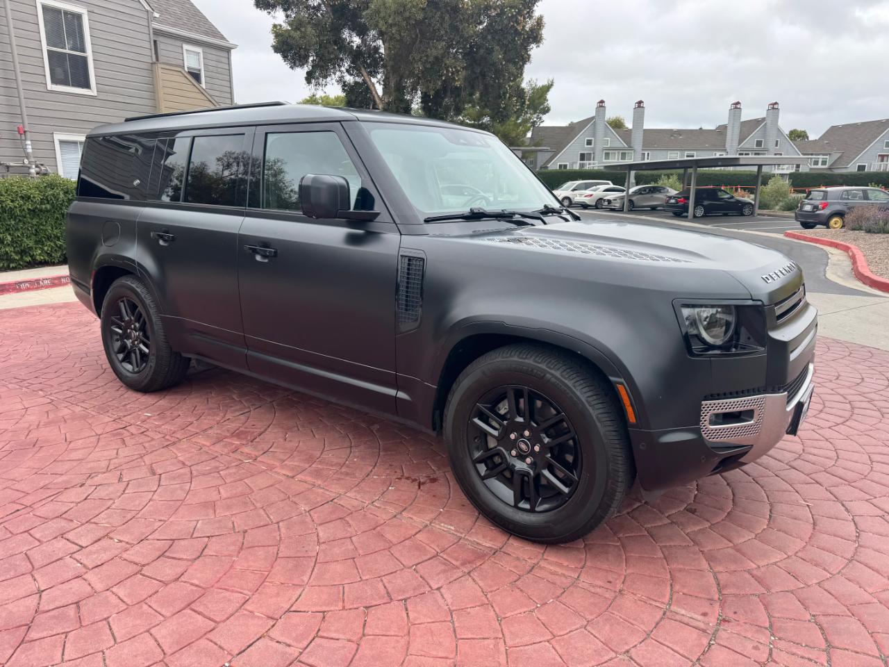 Land Rover Defender 130 S 2023